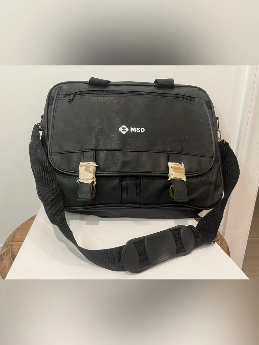 New Nylon Black MSD Extendable Messenger / Laptop Bag / Briefcase